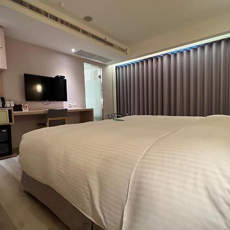 Hotel 台北馥華商旅 松江館 Taipei Esterno foto