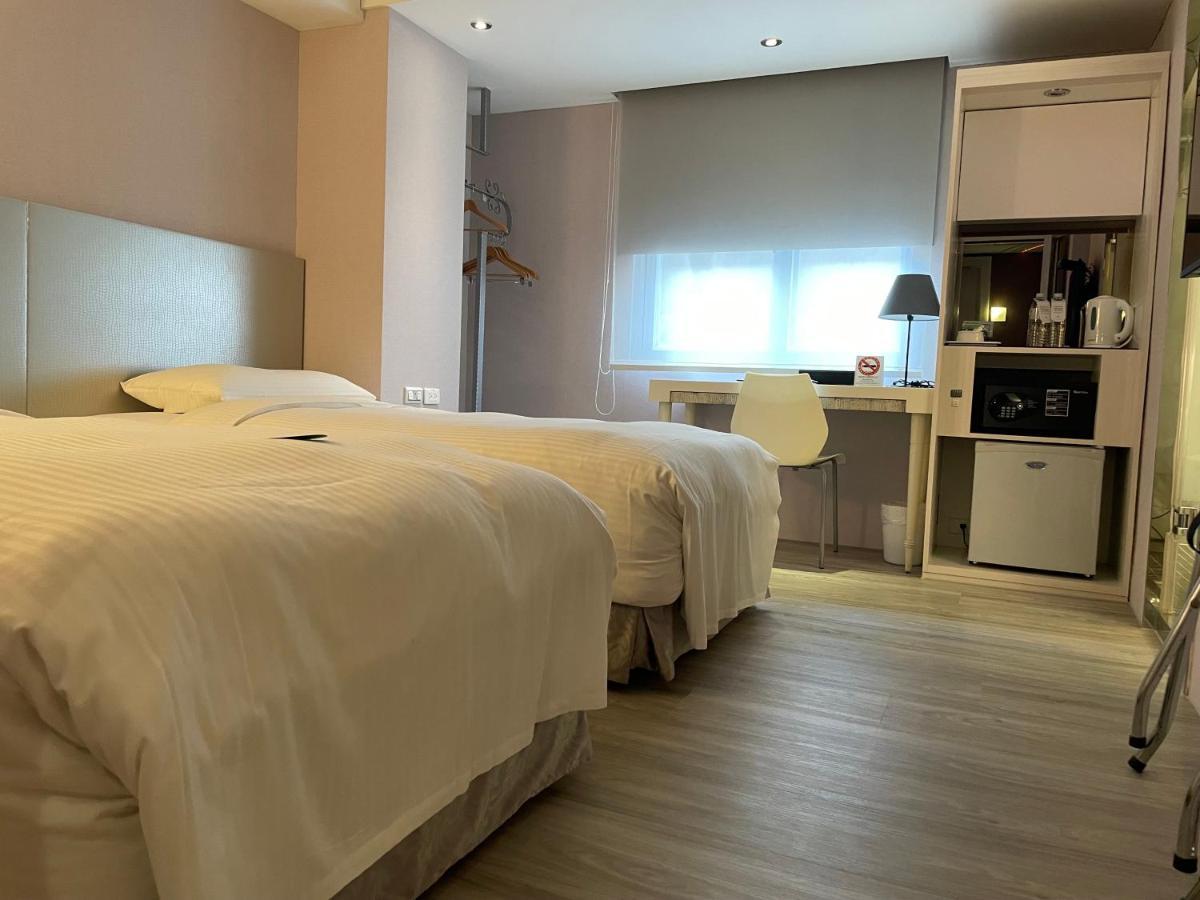Hotel 台北馥華商旅 松江館 Taipei Esterno foto