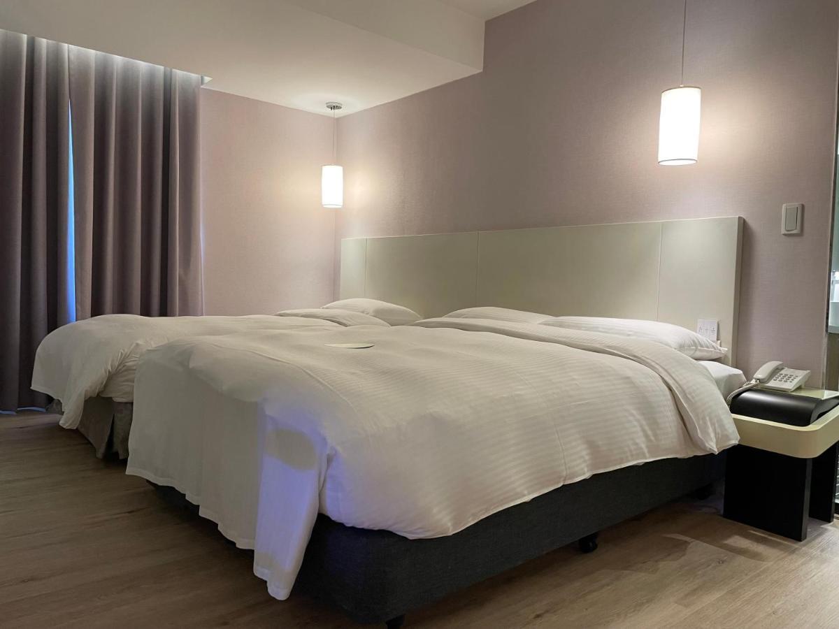 Hotel 台北馥華商旅 松江館 Taipei Esterno foto