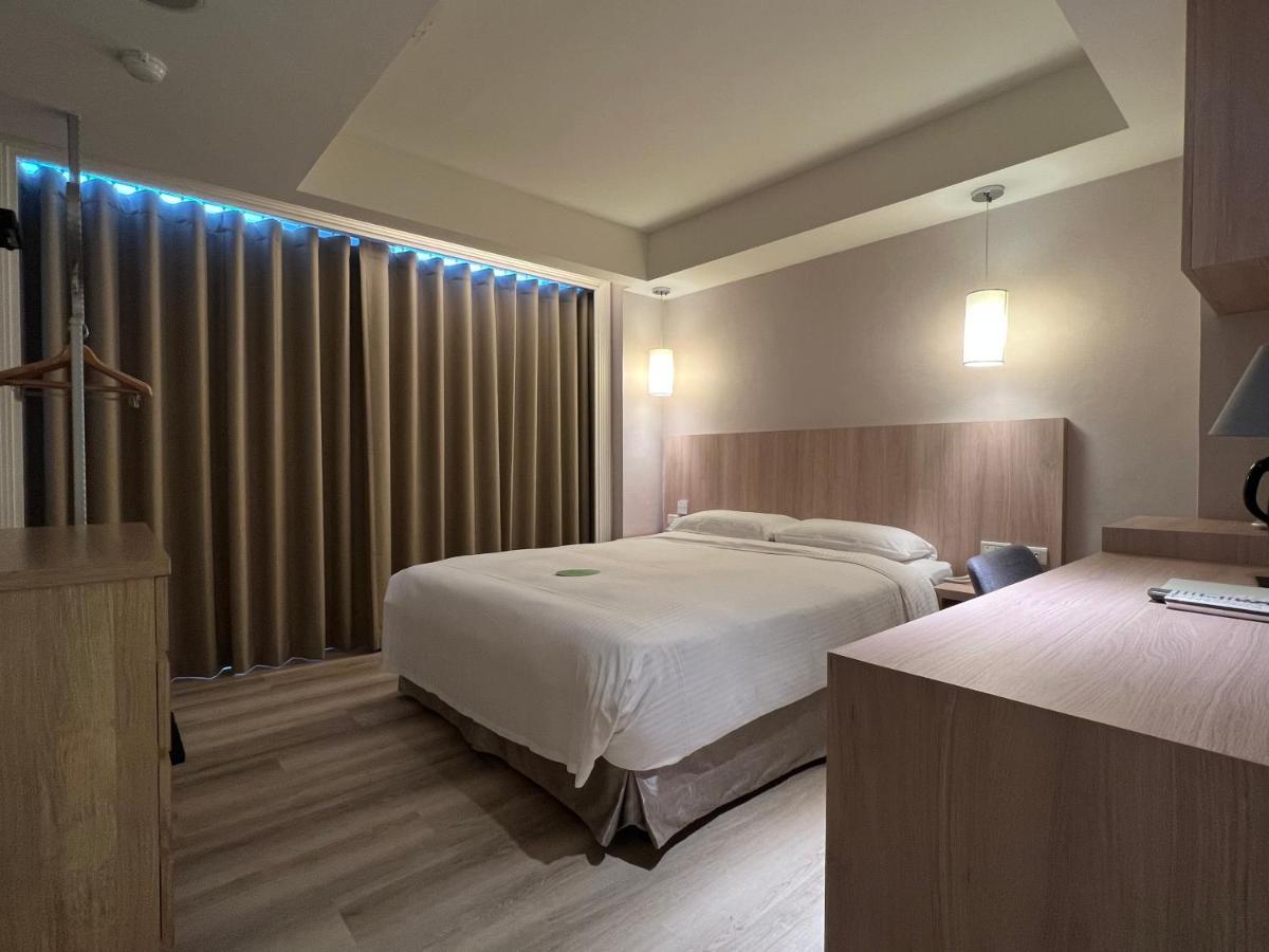 Hotel 台北馥華商旅 松江館 Taipei Esterno foto