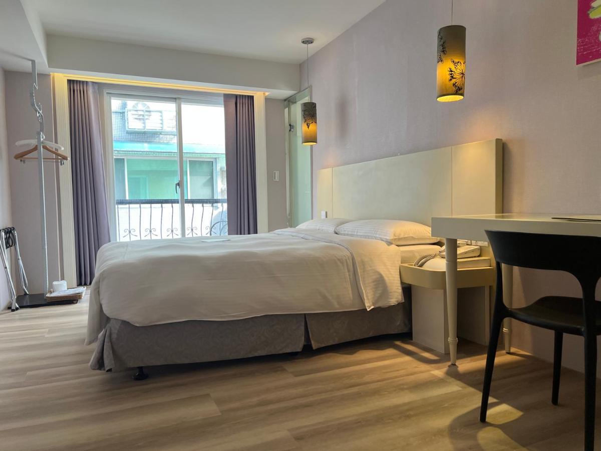 Hotel 台北馥華商旅 松江館 Taipei Esterno foto