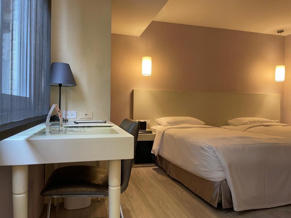 Hotel 台北馥華商旅 松江館 Taipei Esterno foto