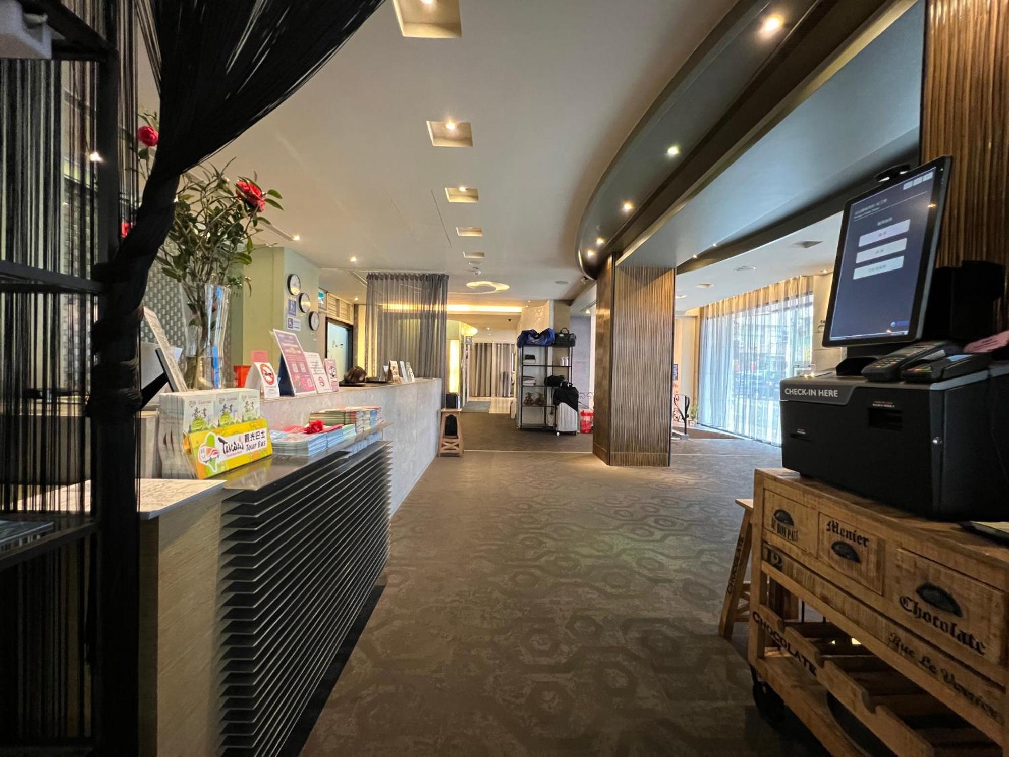 Hotel 台北馥華商旅 松江館 Taipei Esterno foto
