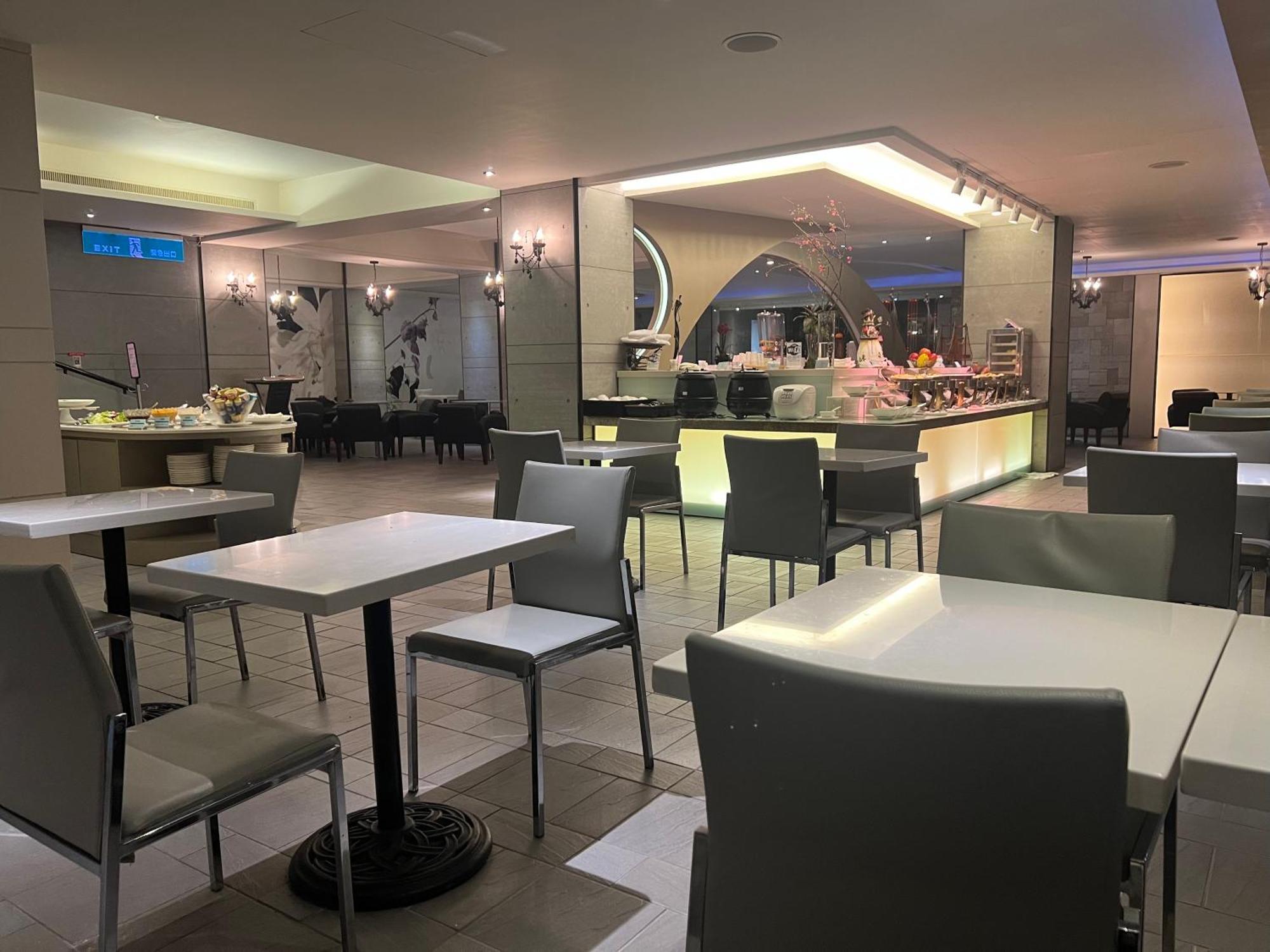 Hotel 台北馥華商旅 松江館 Taipei Esterno foto