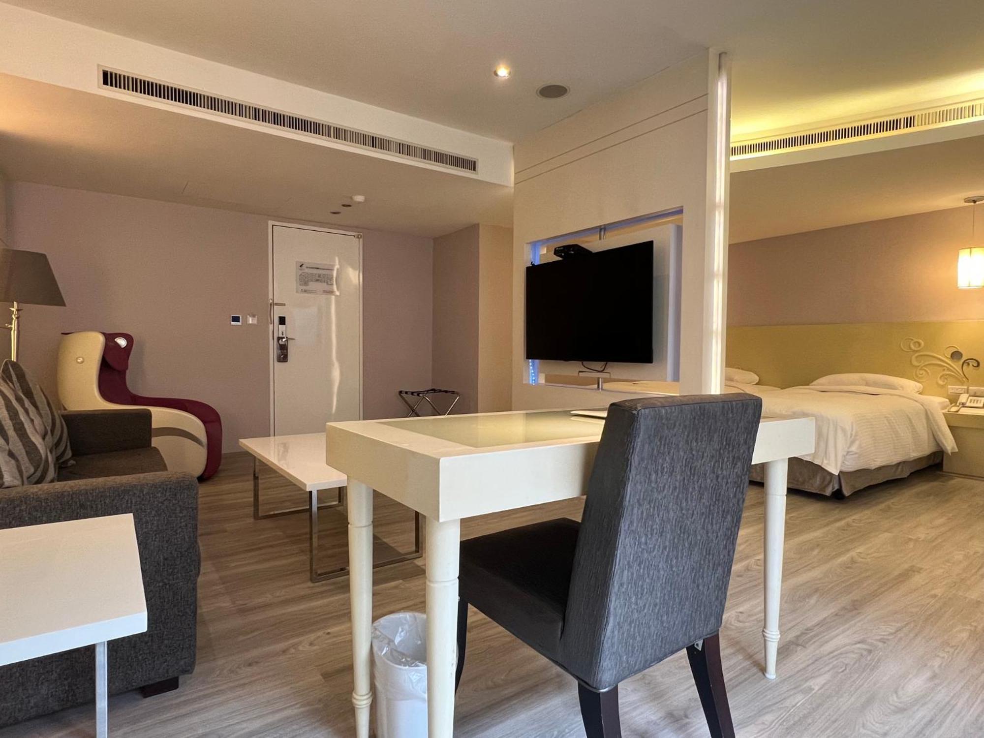 Hotel 台北馥華商旅 松江館 Taipei Esterno foto