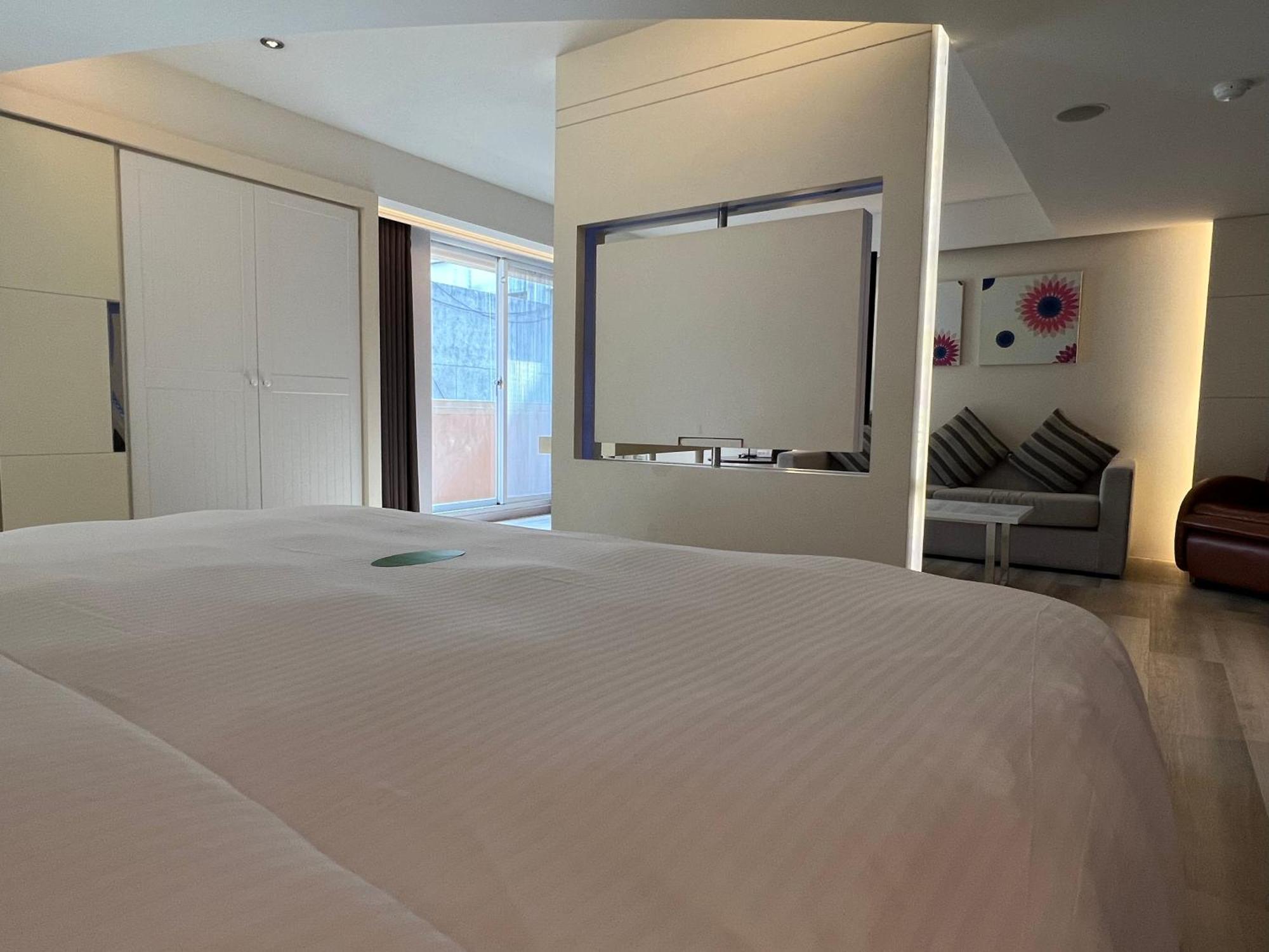 Hotel 台北馥華商旅 松江館 Taipei Esterno foto
