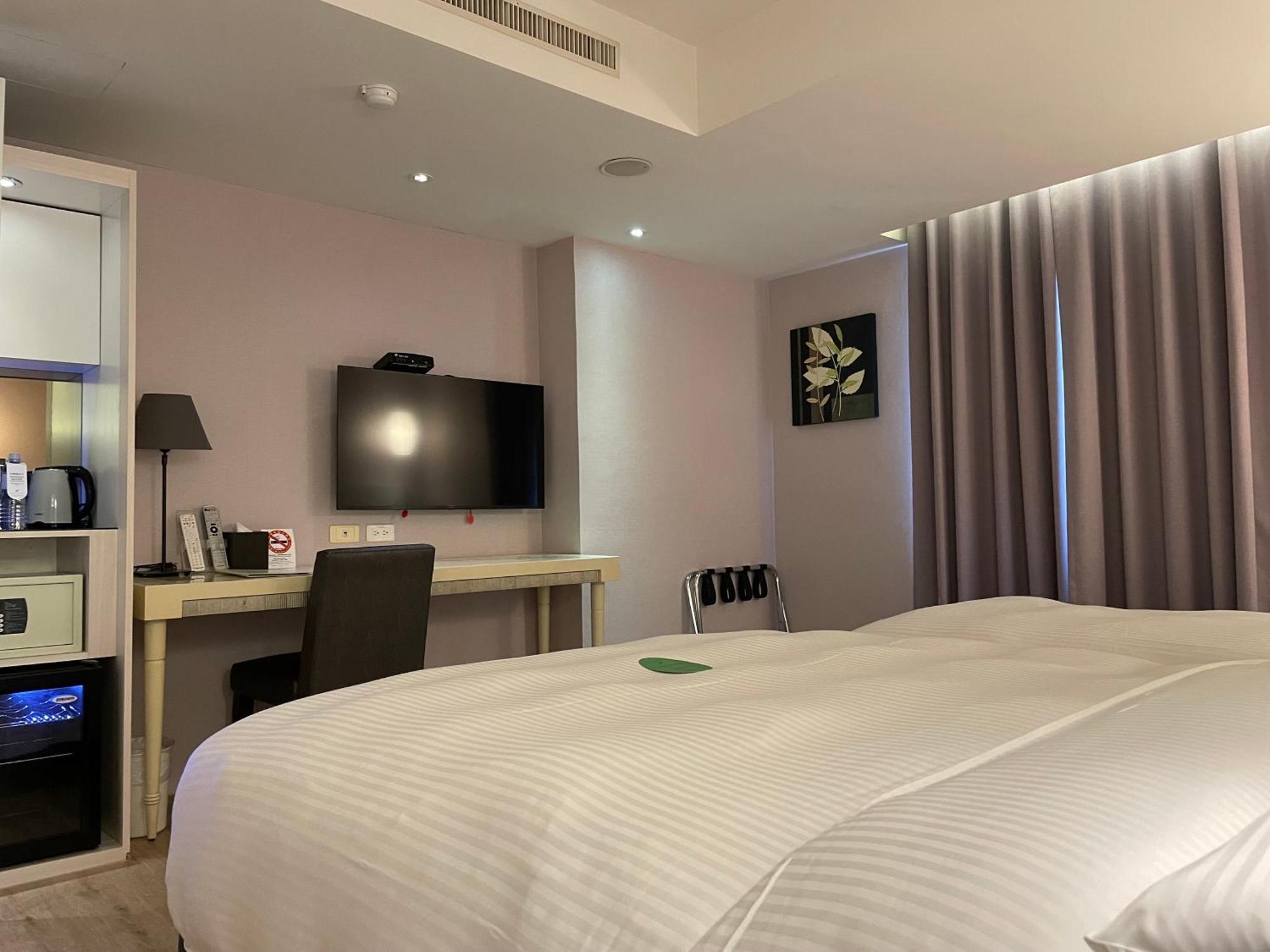 Hotel 台北馥華商旅 松江館 Taipei Esterno foto