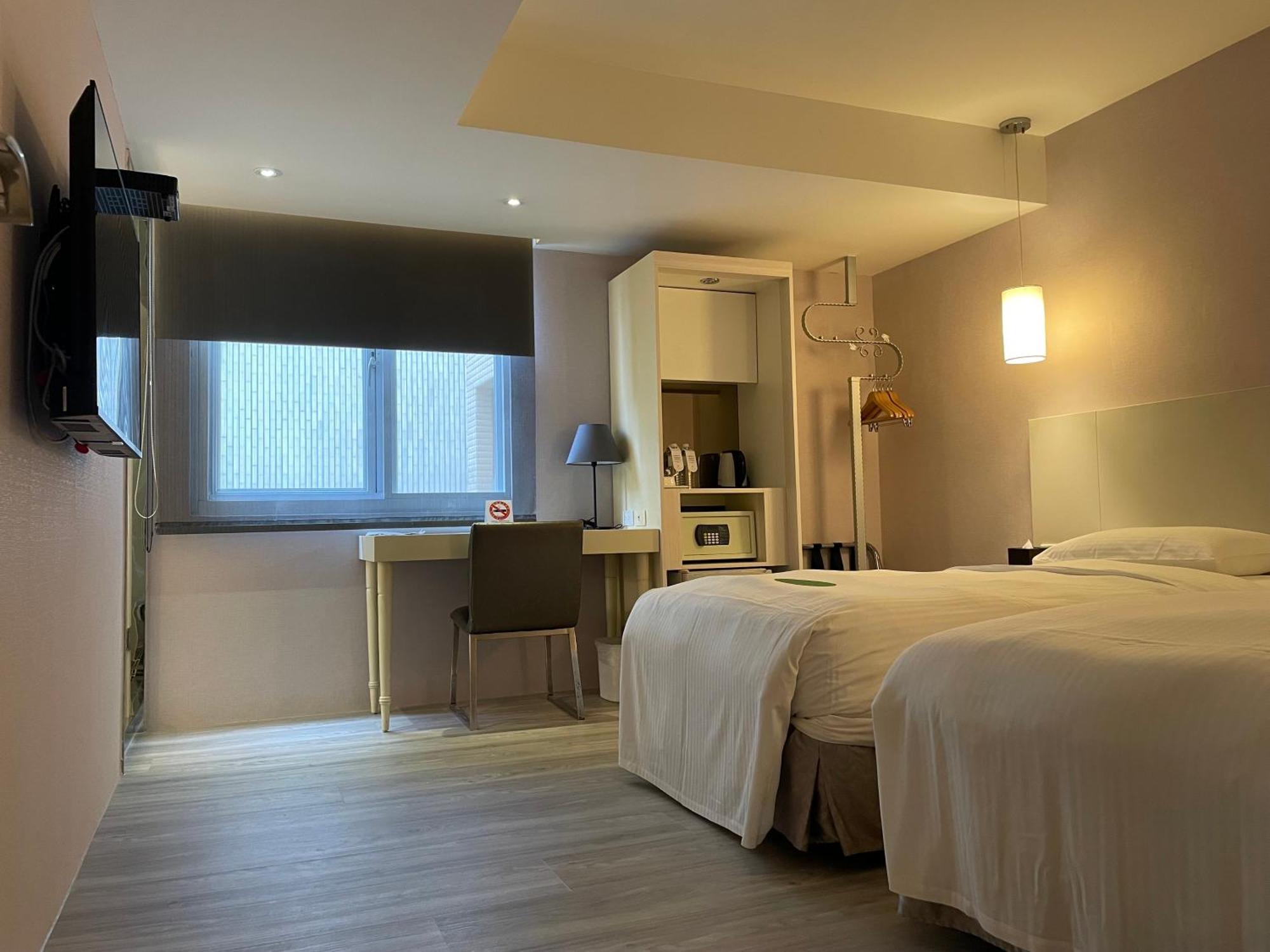 Hotel 台北馥華商旅 松江館 Taipei Esterno foto