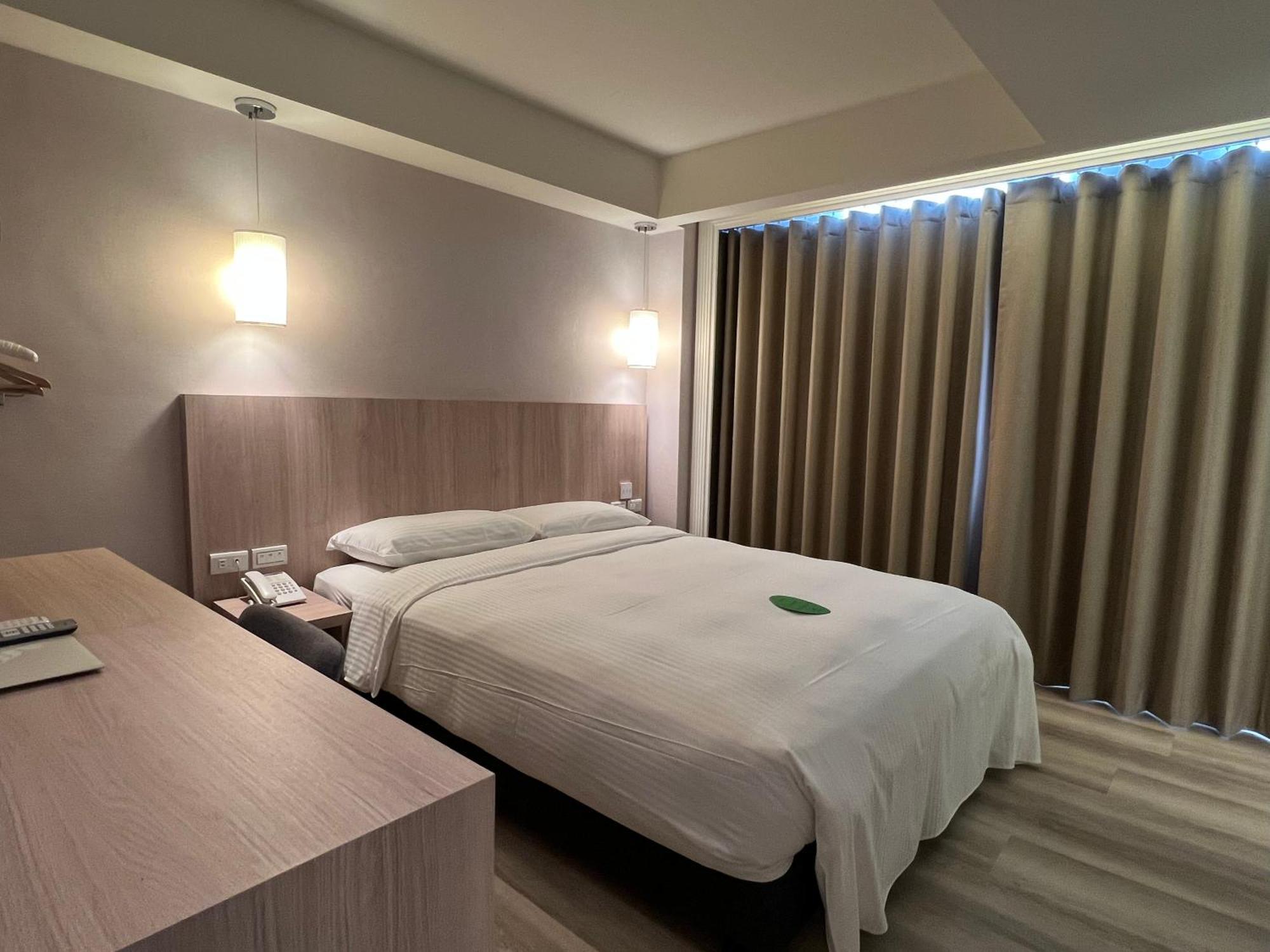 Hotel 台北馥華商旅 松江館 Taipei Esterno foto