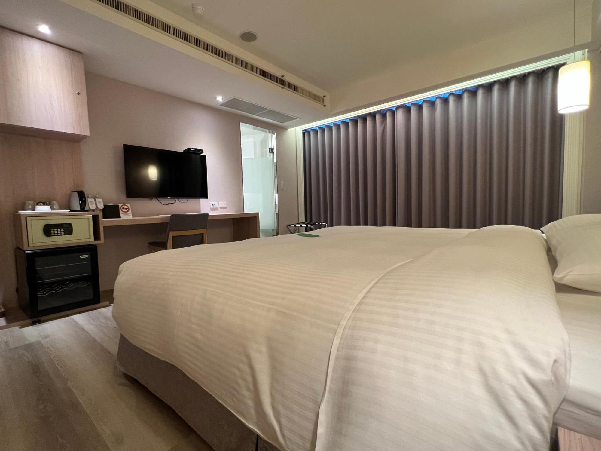 Hotel 台北馥華商旅 松江館 Taipei Esterno foto