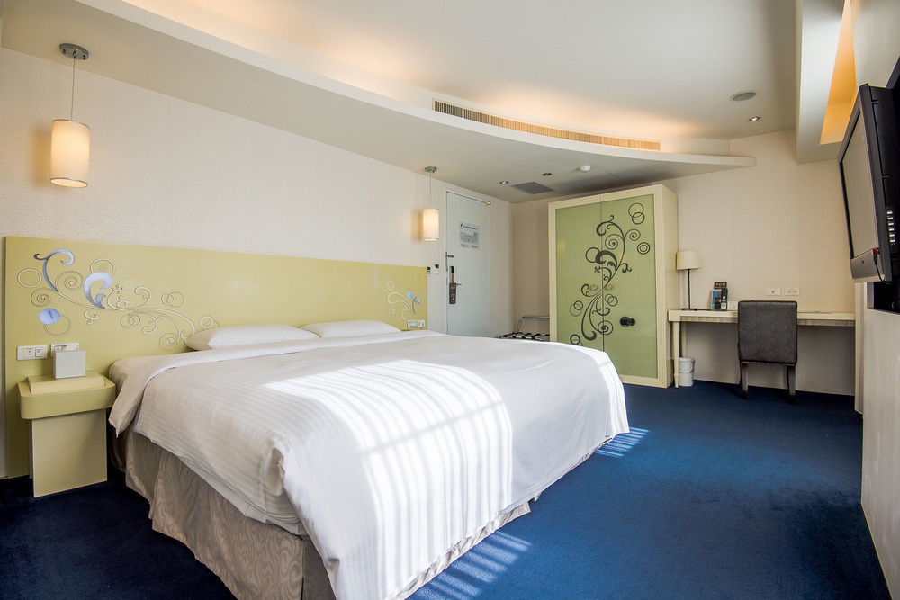 Hotel 台北馥華商旅 松江館 Taipei Esterno foto