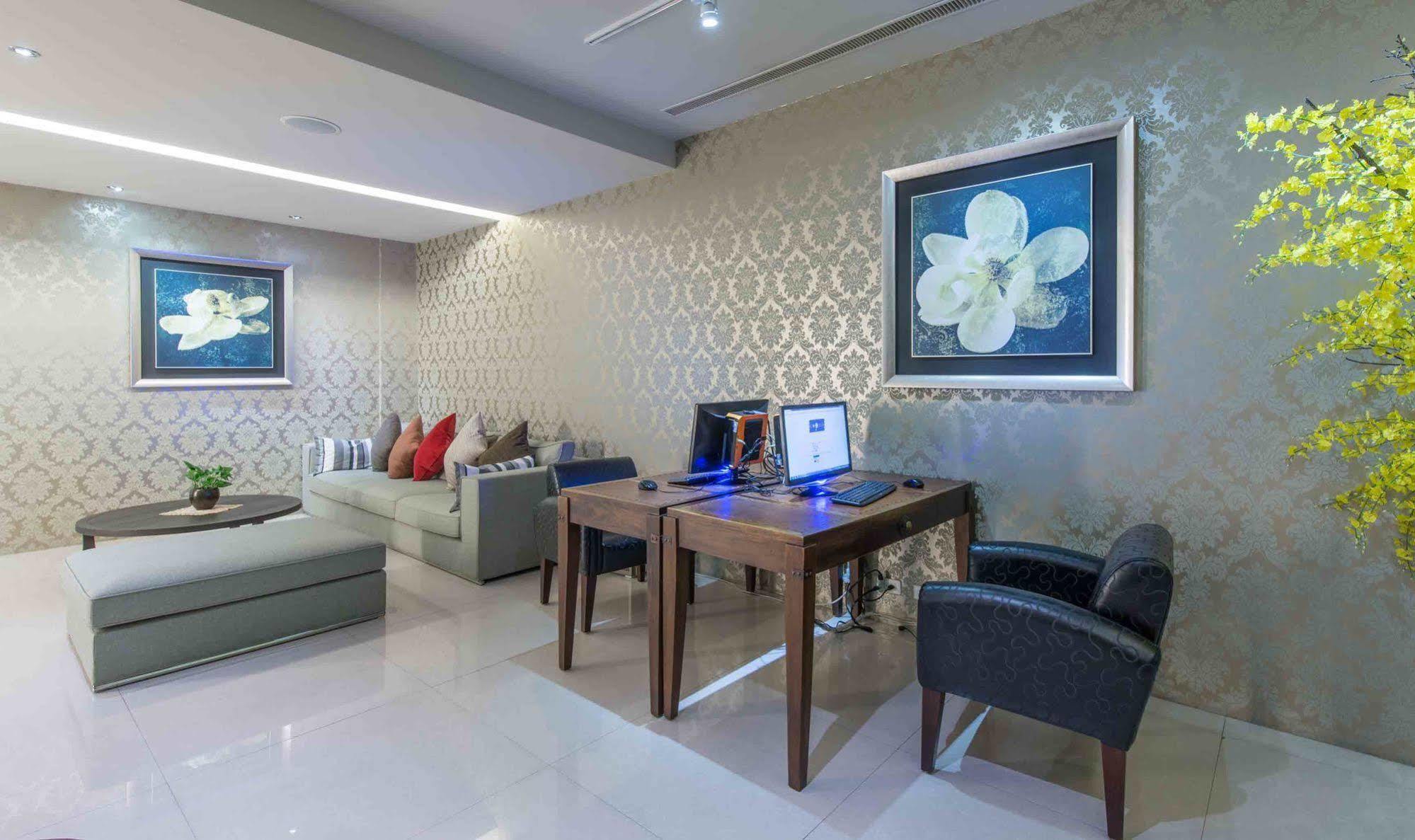 Hotel 台北馥華商旅 松江館 Taipei Esterno foto