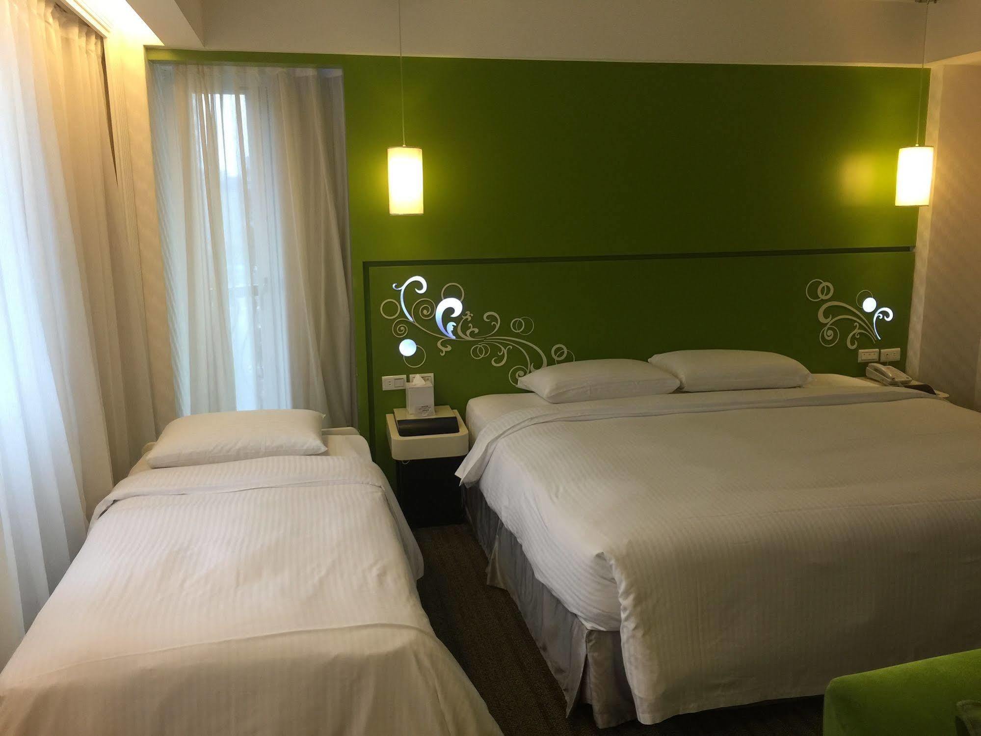 Hotel 台北馥華商旅 松江館 Taipei Esterno foto