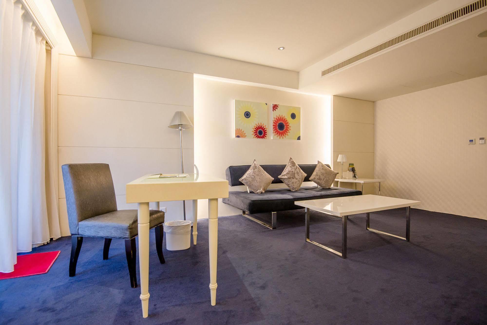 Hotel 台北馥華商旅 松江館 Taipei Esterno foto