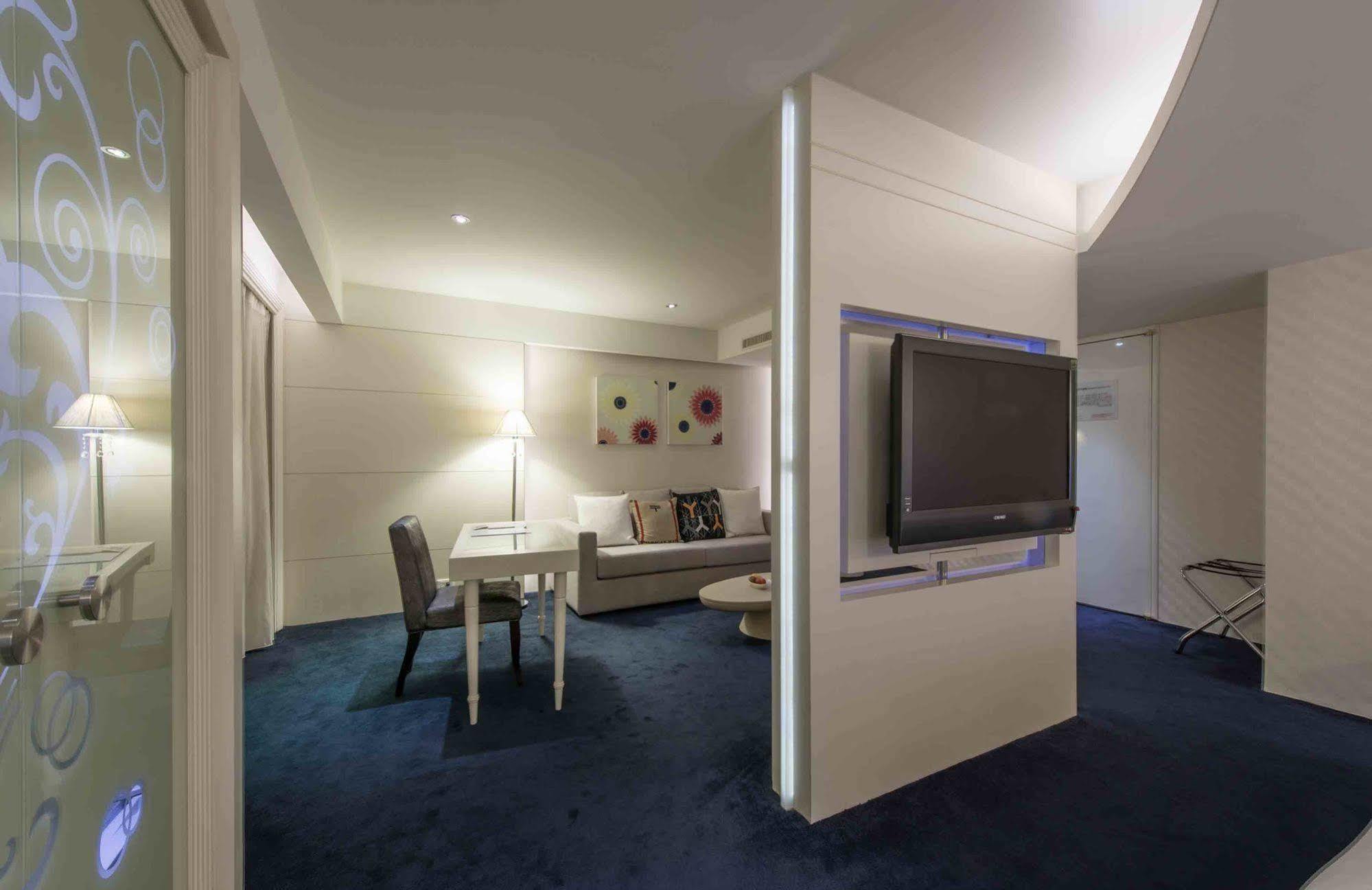 Hotel 台北馥華商旅 松江館 Taipei Esterno foto